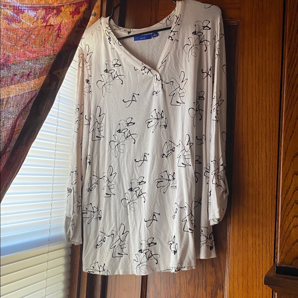 Apt. 9 White and Black Patterned Top nwot